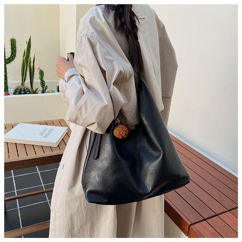 Large Capacity Bag Women's Autumn Versatile New Fashion Shoulder Messenger Bag Popular Retro Tote Bag