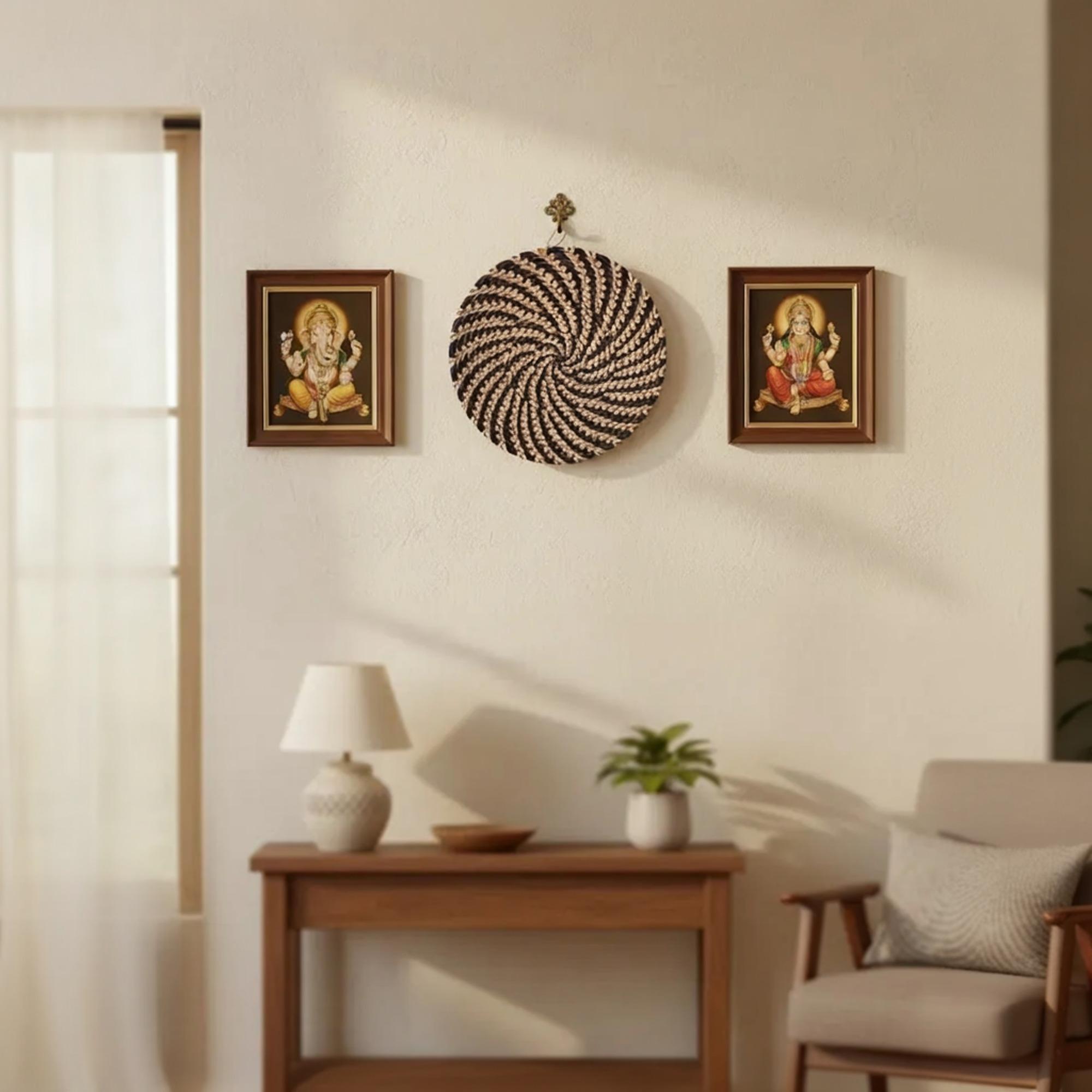 Decorative handwoven piece made from natural moonj fibers. 12-14 inches diameter естественный/коричневый