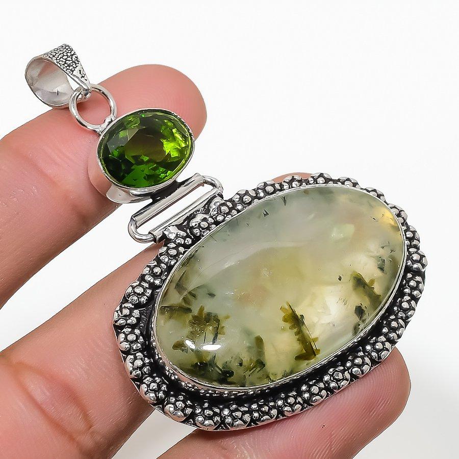 

Этический ювелирный кулон ручной работы с пренитом и драгоценным камнем перидот 2,36 дюйма SR-5953