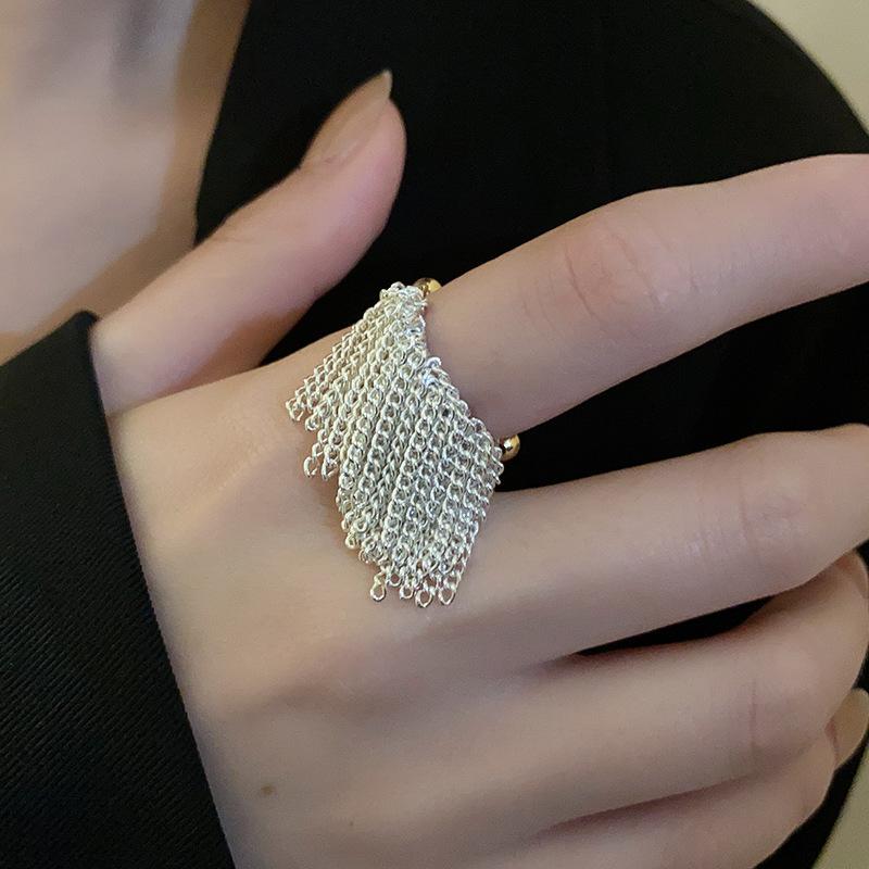 Vintage Long Chain Tassel Ring for Women Design Creativity Exaggerate Personality Finger Accessories Punk Fashion Jewelry Gift