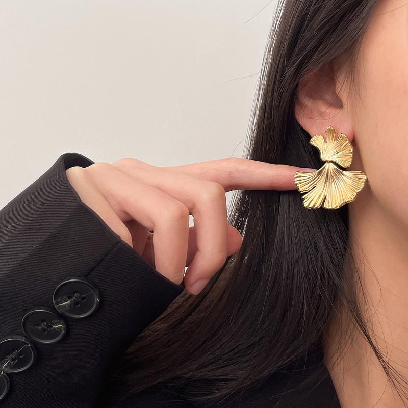 Vintage Flower Leaf Earrings, High-End Ginkgo Leaf Earrings, Versatile And Niche Style Earrings For Women