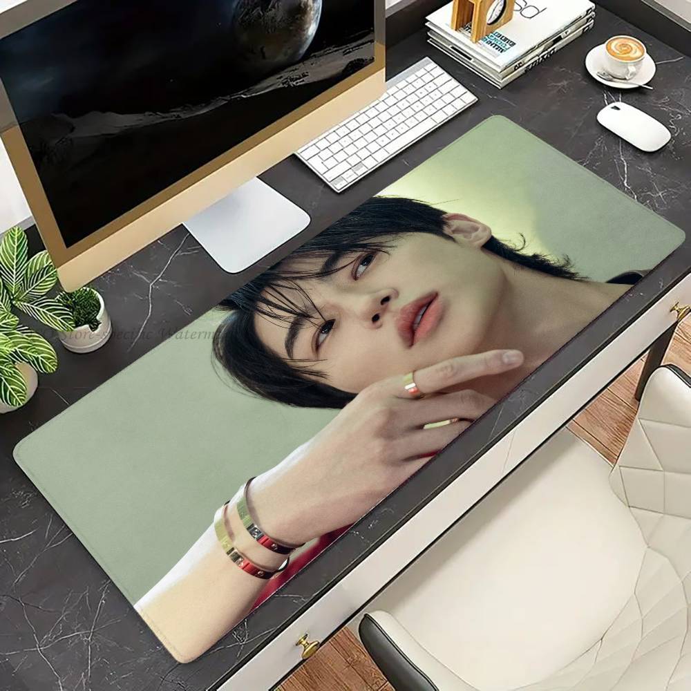 Koreańska Gwiazda B-Byeonwooseok Podkładka pod Mysz Antypoślizgowa Odpowiednia do Komputerów Biurowych Laptopów Maty Biurkowe do E-sportu Klawiatura XXL