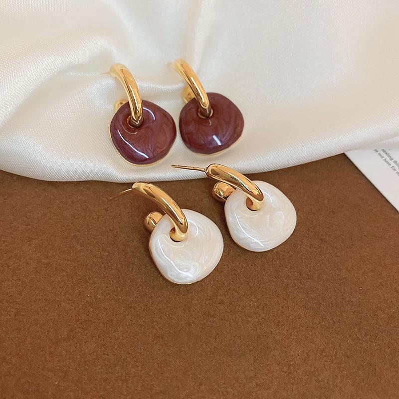 Silver Needle C-shaped Drip Oil Square Pendant Earrings - Retro Hong Kong Style Versatile Studs for Women