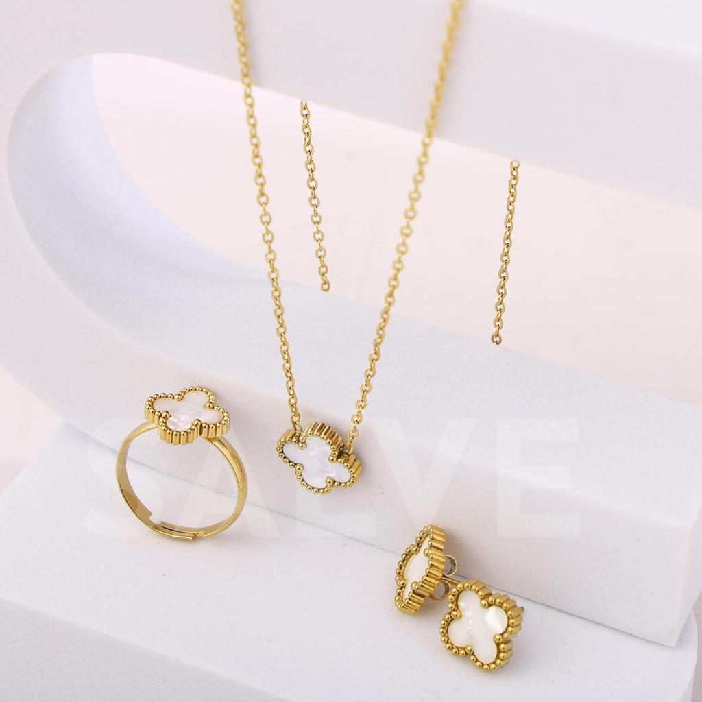 Tarnish Free Jewellery Locket for Girls Pendant | Aesthetic Accessories for Women Stylish Clover Necklace for Girls Chain