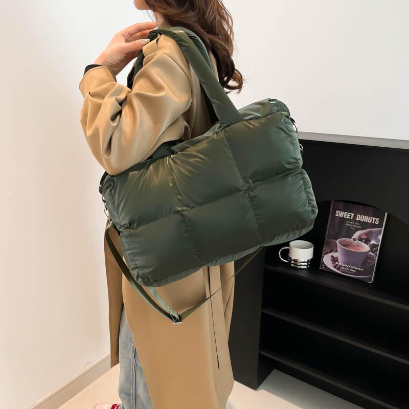 Large-capacity Bag Women's 2025 New Winter Versatile Simple Shoulder Bag Texture Portable Class Commuter Tote Bag