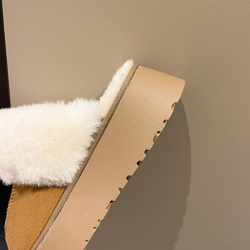 Women's shoes 2025 autumn and winter muffin new slippers summer platform sandals indoor air conditioning flat sole wool shoes women