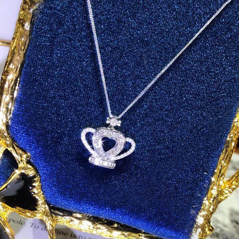 

European & American Heart-Shaped Crown Pendant Necklace - Creative Christmas Gift for Women