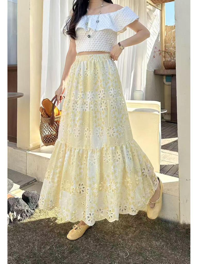 High-Waisted Floral Midi Skirt: Slimming, Hip-Covering, Flare A-Line Design for an Elegant, Youthful Look.