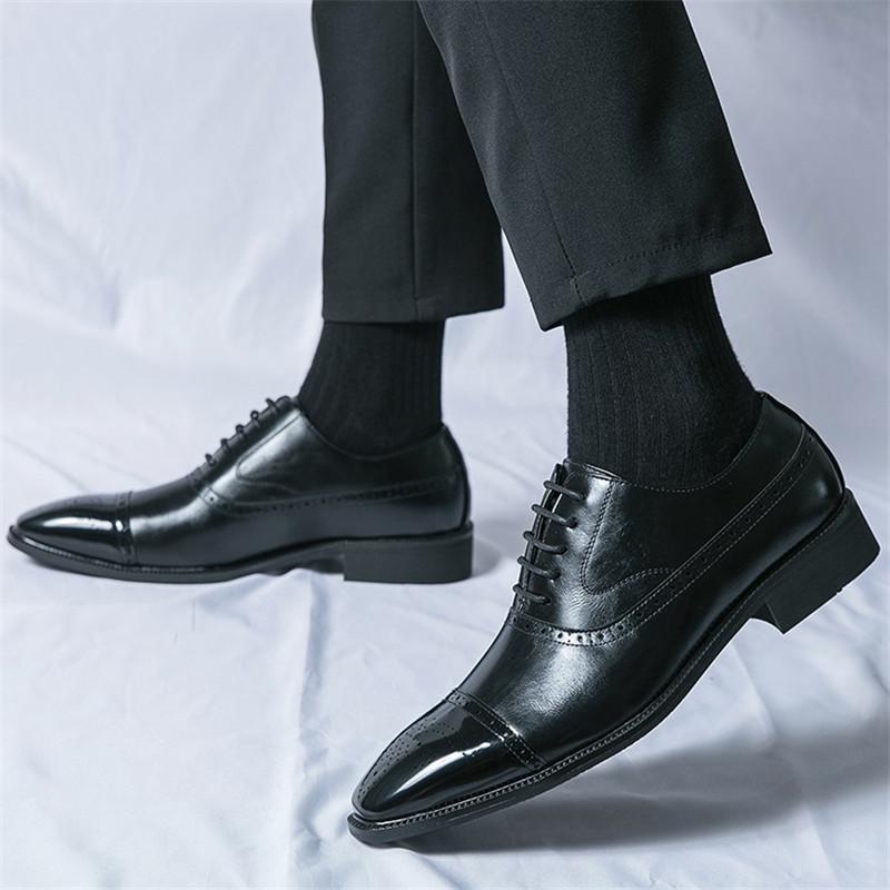 New Men's Pointed Business Office Patent Leather Casual Brogues Oxford Shoes Male Formal Wedding Dress Homecoming Footwear
