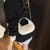 Sense of Hand Crescent Shoulder Bag: 2025 New Niche Design Dumpling-Style Crossbody for Women.
