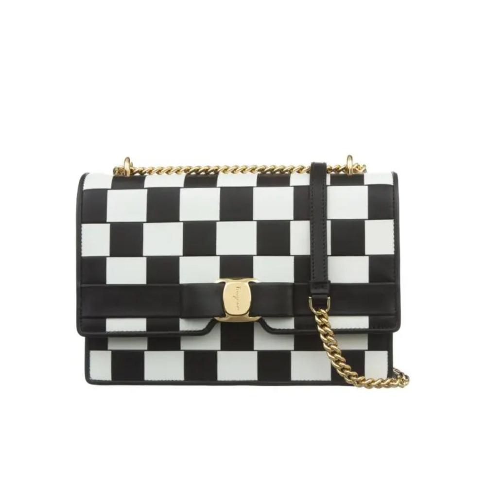 

Salvatore Ferragamo Ferragamo Vara Clutch Black White