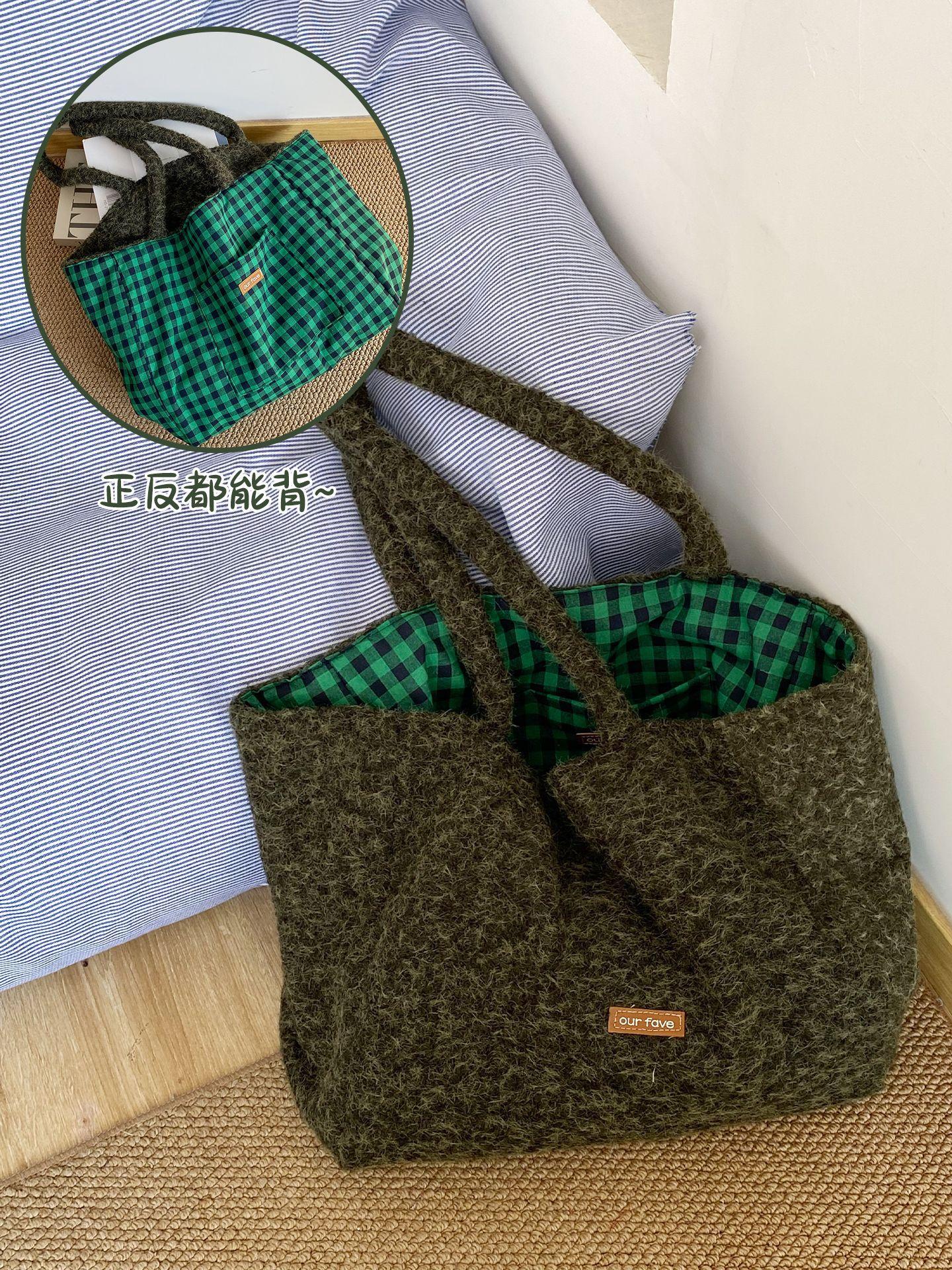 

Woolen Plaid Double Sided Shoulder Bags for Women Large Capacity Ladies Soft Plush Tote Bag Autumn College Style Female Handbag зелений