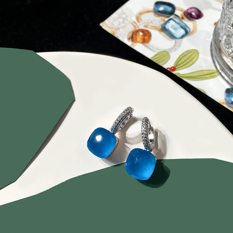 Náušnice puzetky z křišťálu a stříbra S925 ve stylu celebrit – Houbová hlavička s kamenem čtvercového tvaru v barvě bonbónu, zdobená diamanty