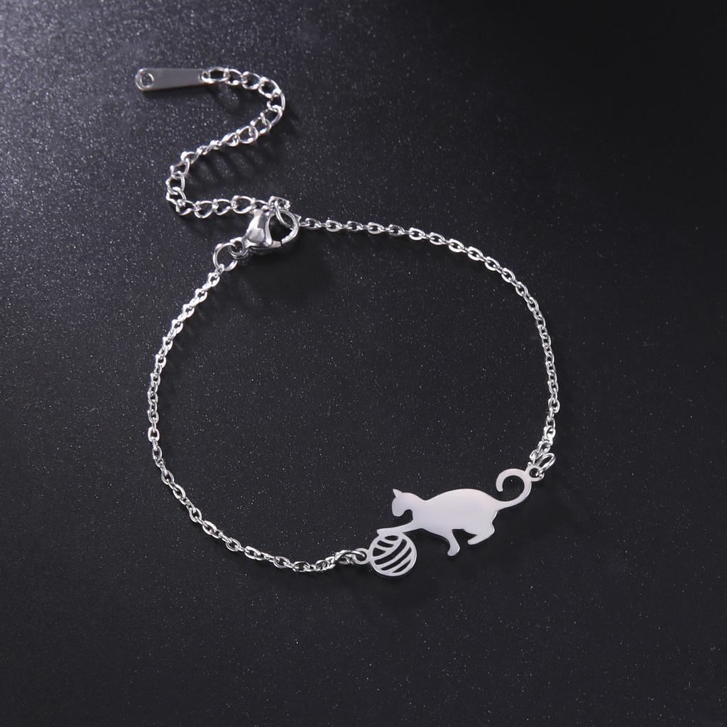 Playful Yarn Ball Kitten Pendant Titanium Steel Bracelet Cute Cartoon Animal Design Simple Personality Jewelry