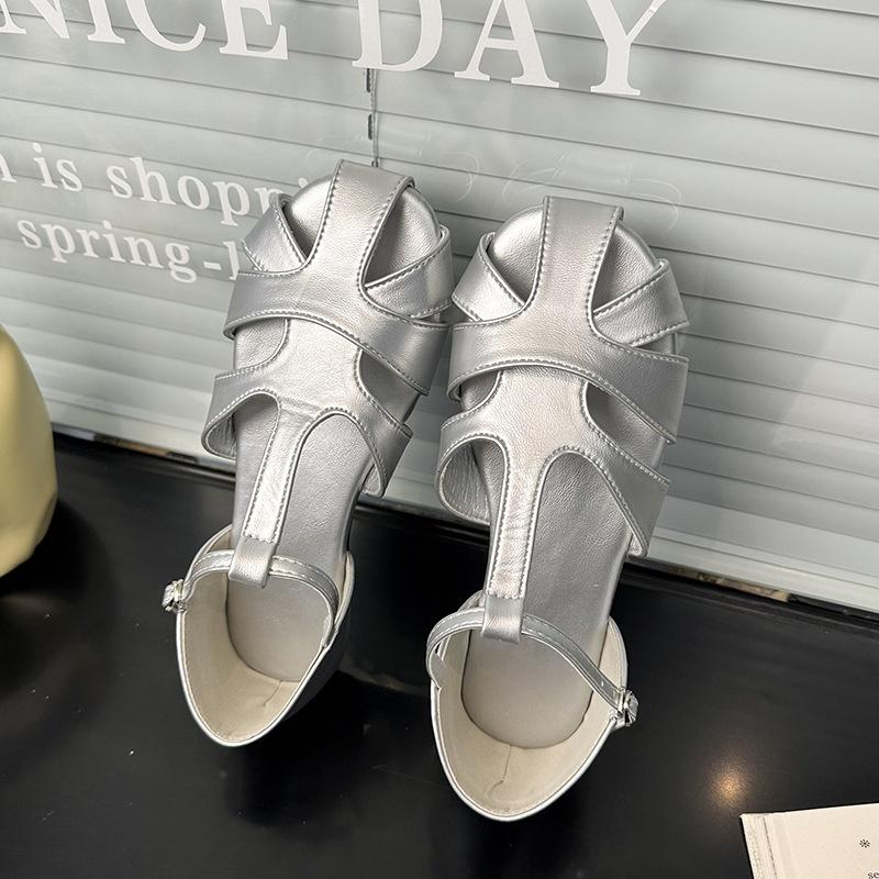Retro Mori woven baotou sandals women's summer 2025 new hollow round head pig cage shoes flat Roman shoes