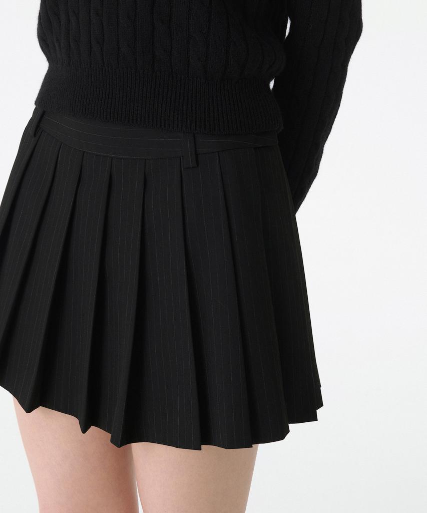 Musinsa Standard Woman Women'S Pinstripe Low Rise Pleated Mini Skirt [Black]