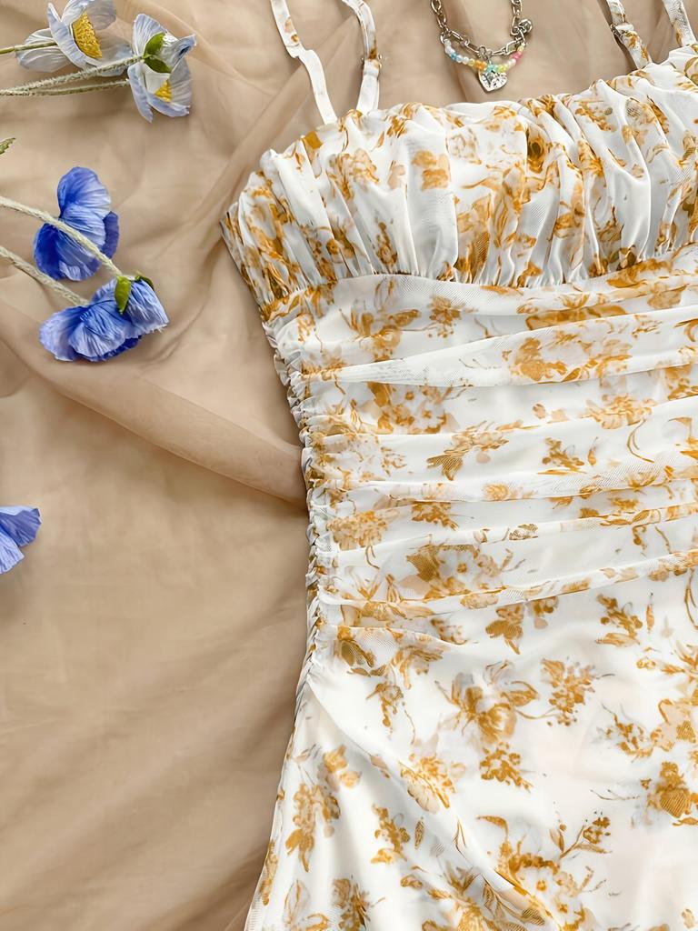 Abito con Spalline Sottili e Stampa Floreale Primavera/Estate 2025: Stile Vacanza Sexy a Vita Stretta per Donne