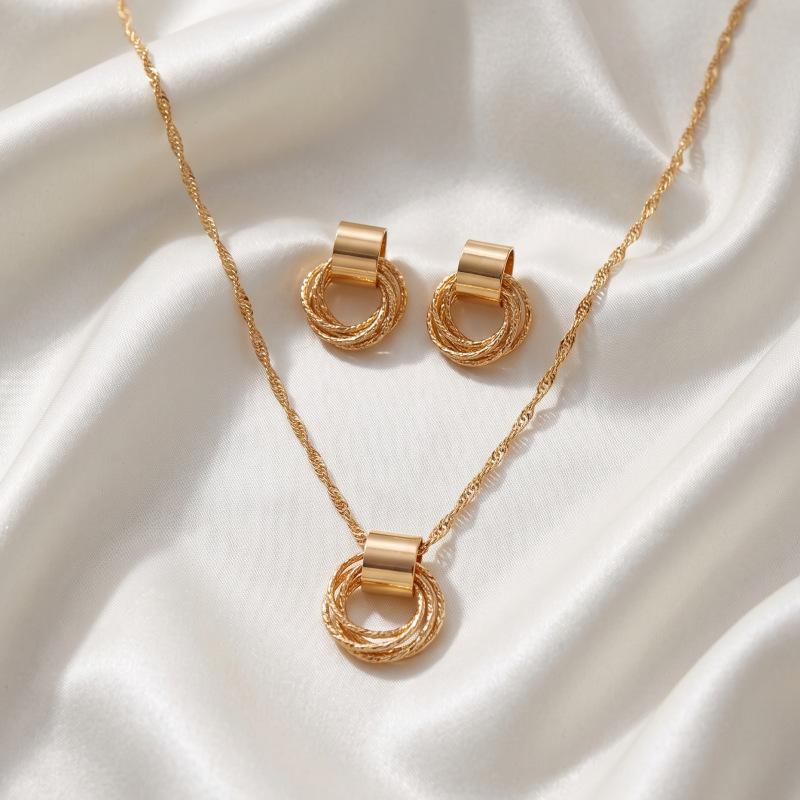 Japanese and Korean Temperament Versatile Minimalist Circle Stud Earrings Necklace Set Female European and American Style Earrings High-end Earrings