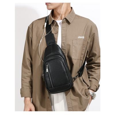 Herren Schwarze Leder Brusttasche Lässige Crossbody Sling Bag Stilvoller Herren Brustbeutel mit Reißverschluss für den täglichen Gebrauch
