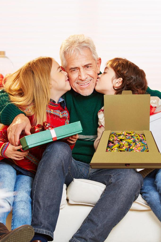 Cuppy Ramune Kakudai Treasure 111 Standard Perfect as a Small Gift or Present for Birthdays 3-Flavor Assortment, Confectionery, Box, Approx. 333g,