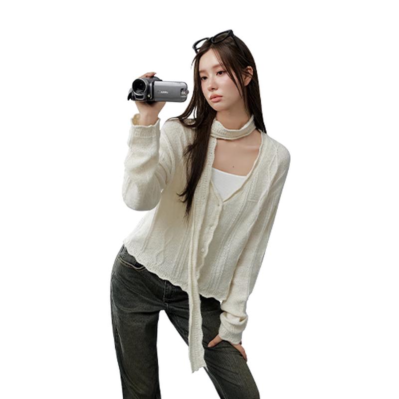 UNIFREE V-Neck Knit Cardigan with Shimmer Details S