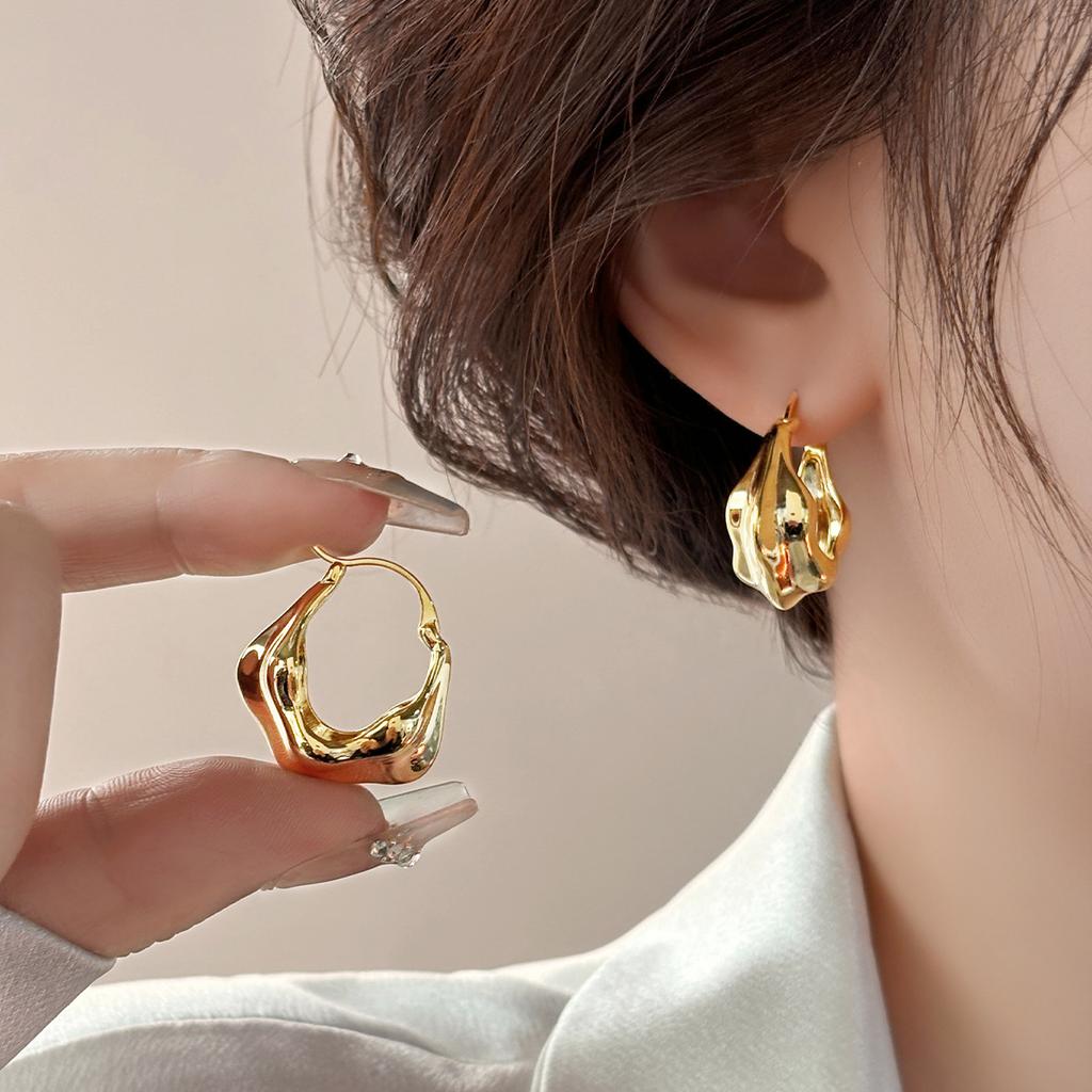 Japan and Korea metal retro sterling silver ear buckle women's niche design sense high-end earrings new popular temperament earrings