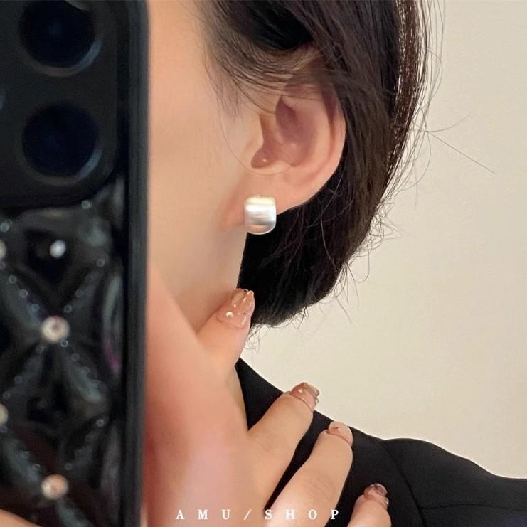 A.MU Little Magic Bean French Retro Gold Frosted Matte Stud Earrings Clips for Women