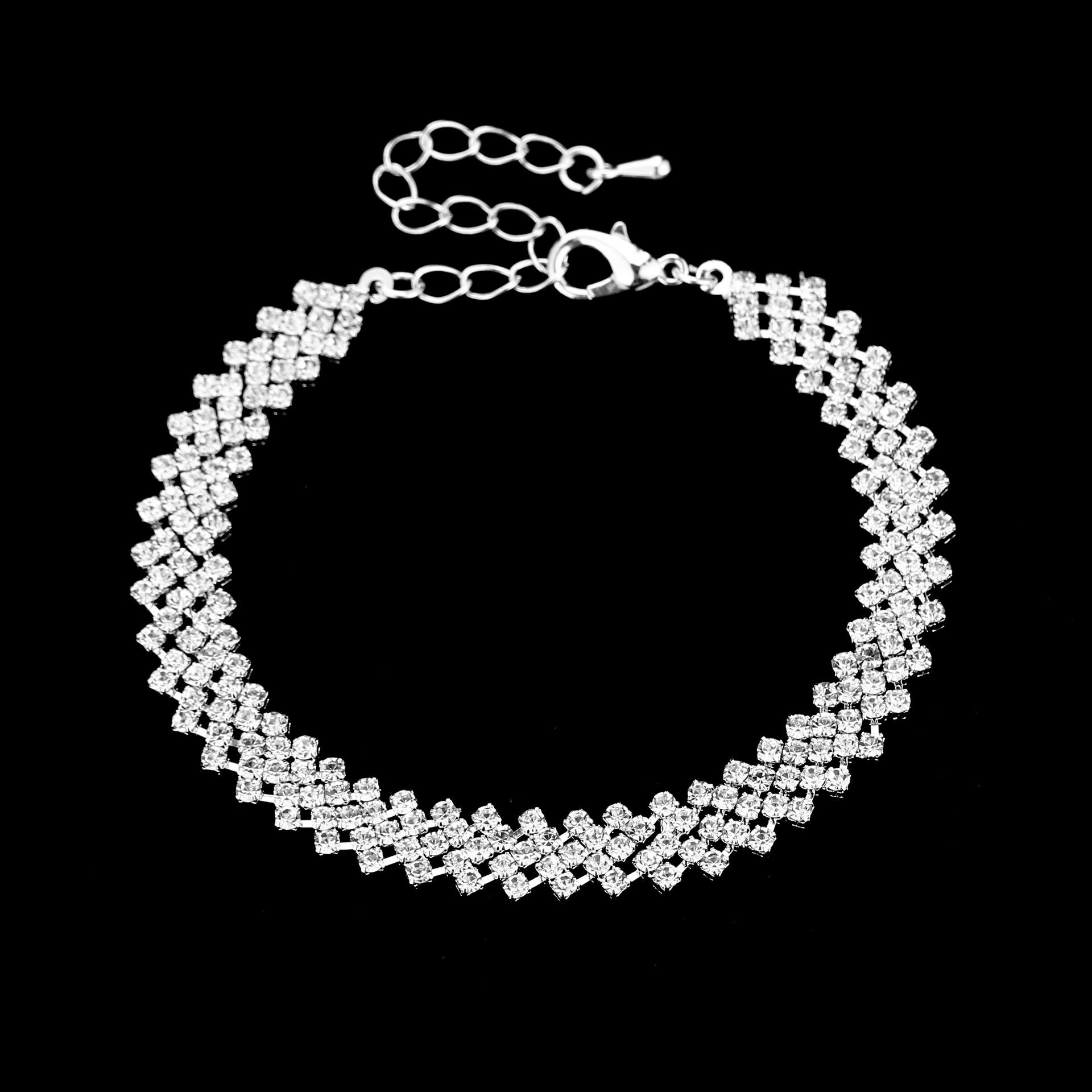 

Свадебный ювелирный набор «Звездный свет»: Ослепительное бриллиантовое колье и серьги для женщин