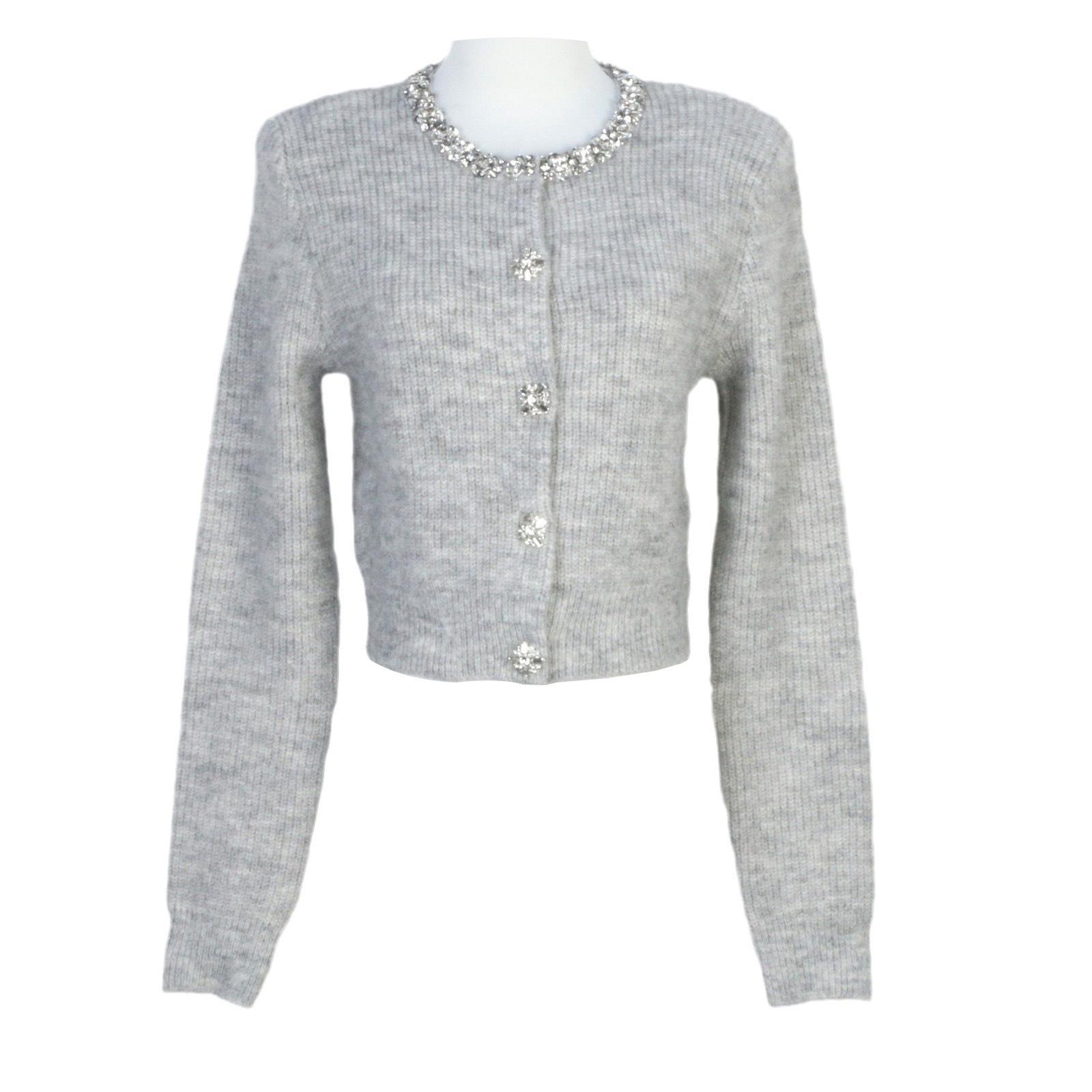 

Elegant Diamond-Embellished Knitted Cardigan for a Chic Autumn/Winter Look Small