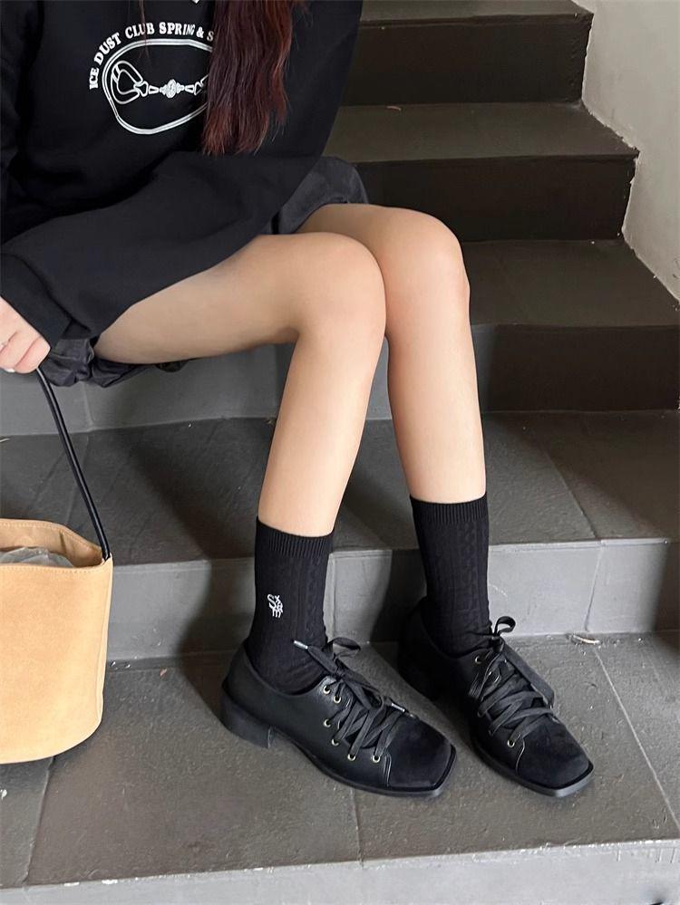 Autumn Retro Lace-Up Chunky Heel Square Toe Leather Shoes for Women