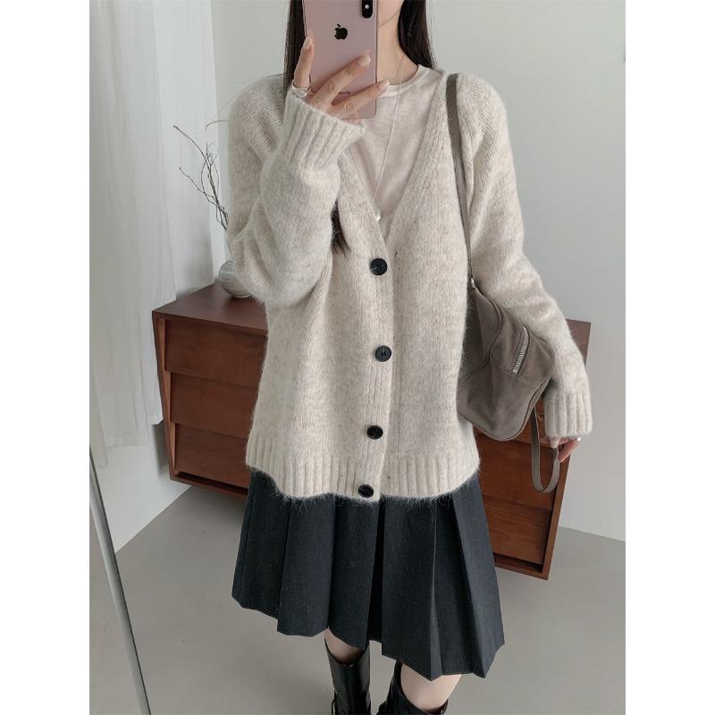 Lazy wind V-neck soft waxy knitted cardigan women's autumn and winter new loose casual temperament sweater jacket
