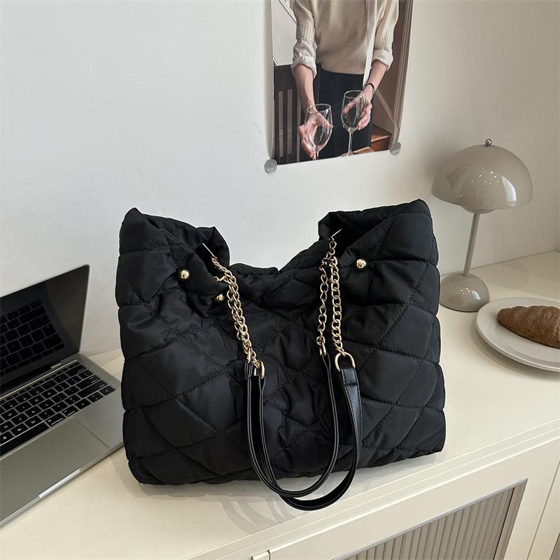 Velkokapacitní, módní, jednoduchá a ležérní taška tote přes jedno rameno pro dojíždění