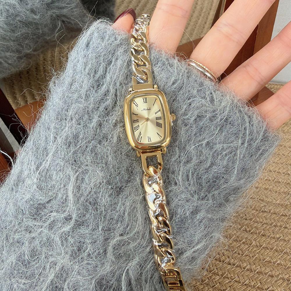 Twist Chain Fashionable Square Women S Watch Roman Characters