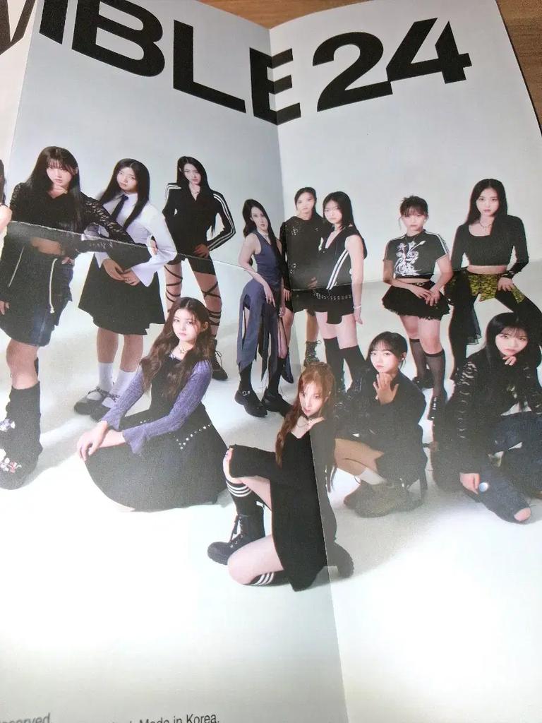 TRIPLES Assemble24 Album Autographié Vendu Secrètement Occasion