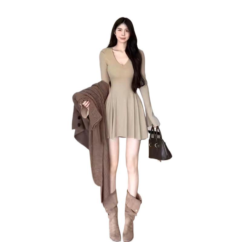 Elegant Women's Knitted A-line Dress - Slimming & Flattering for Autumn/Winter 2024