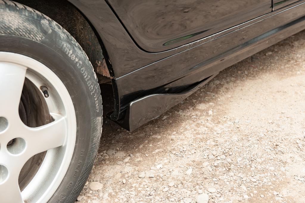 Универсальные Flap накладки на боковые пороги тип-B (2 шт, черный глянец, ABS-пластик)