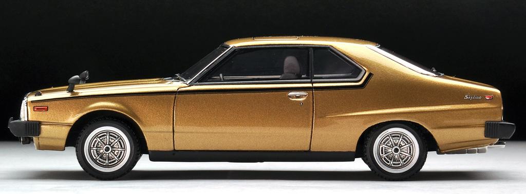 Ignition Nissan Skyline Golden Car Finished Product model×TOMYTEC 1/43 T-IG4307 2000GT-ES
