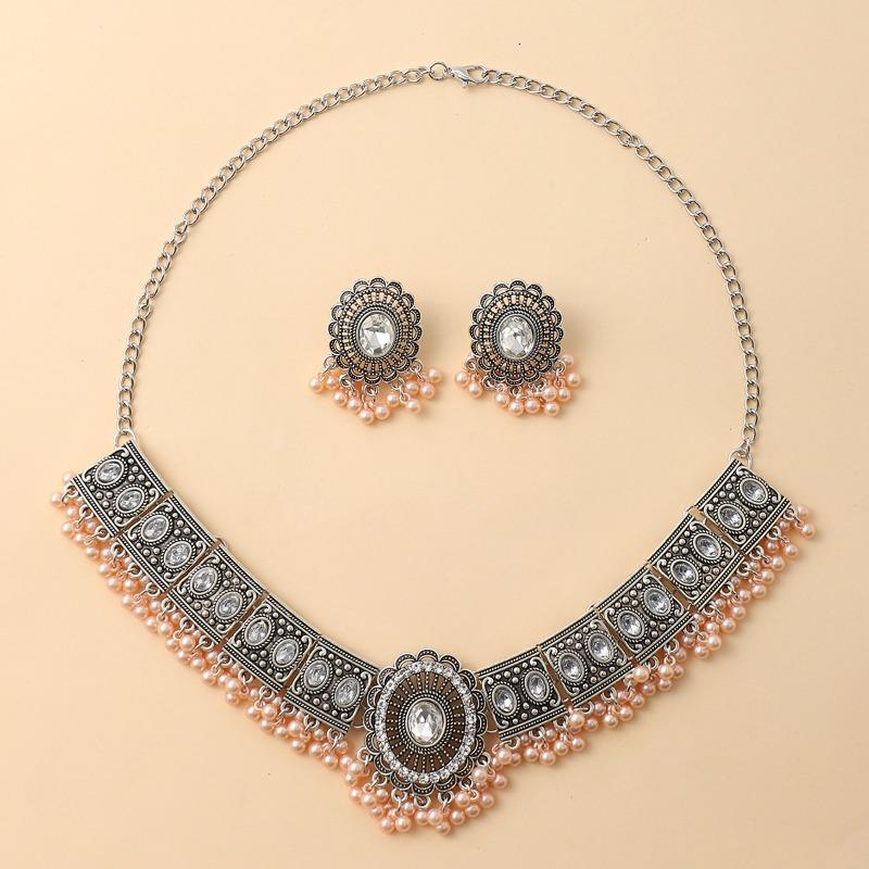 Retro Diamond-encrusted Pearl Tassel Earrings Necklace Set Retro Accessories