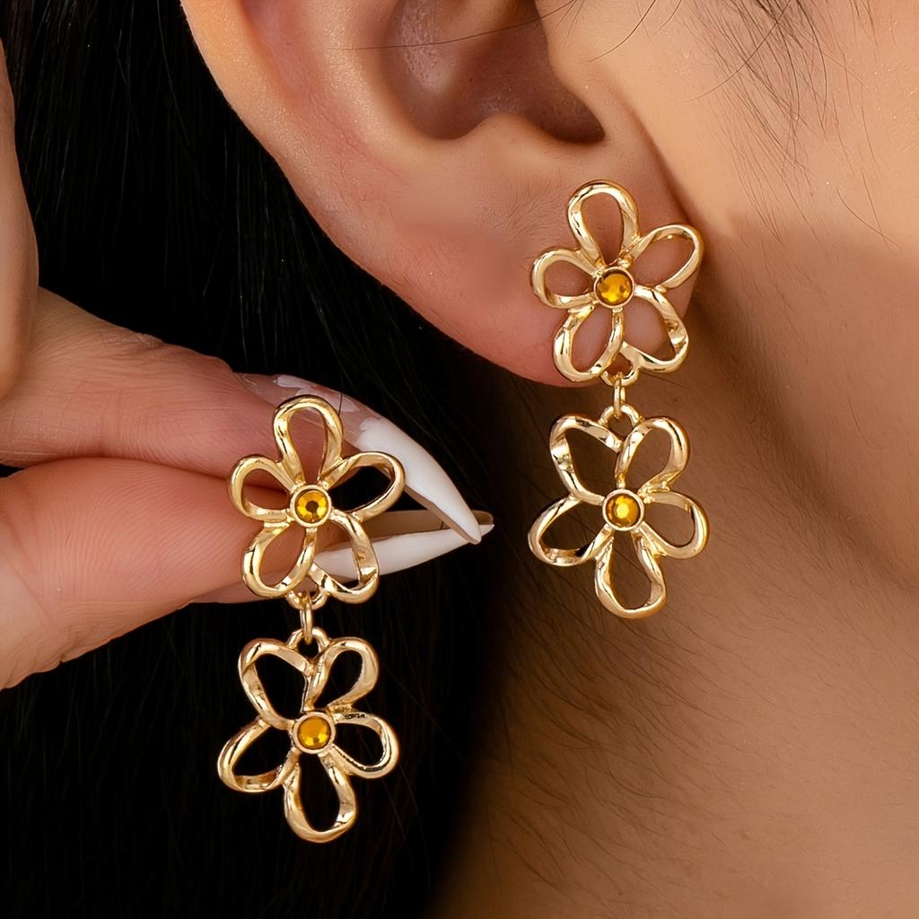 Golden Small Flower Long Earrings, European American Style, Personality Cool Minimalist Versatile Daily Wear for Women, 1 Pair