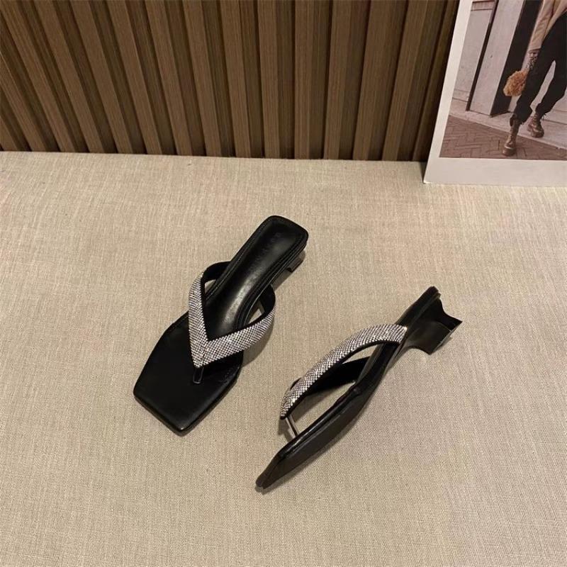 Fashion Summer New Diamond-shaped Slippers Women Design Pinch Toe Thin with Fashion Women Wear Outside Flip-flops