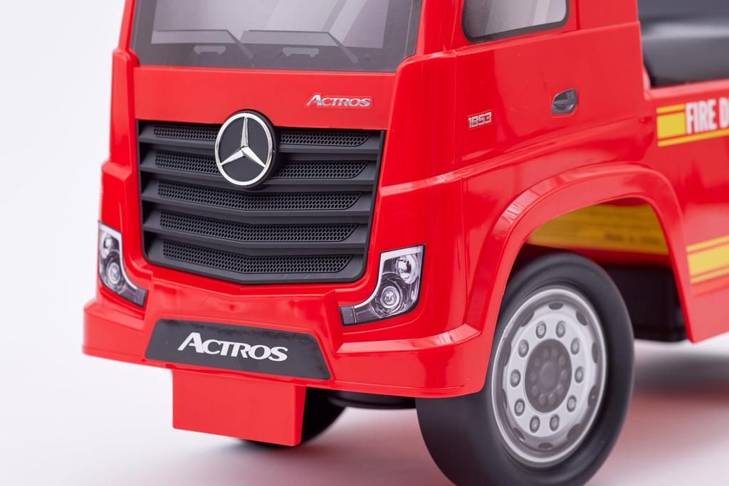 NONAKA WORLD Passenger ACTROS Red 2520 Just the Right Size To Fit In Your Room Mercedes-Benz