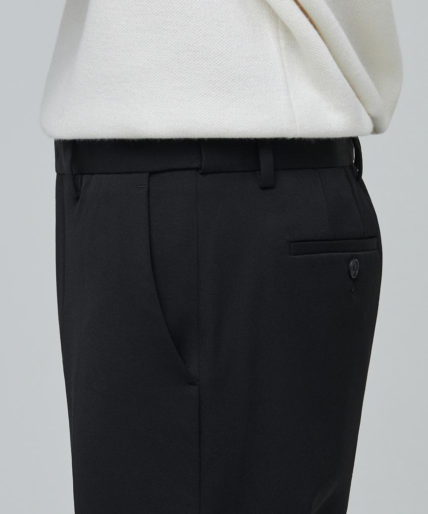 MUSINSA STANDARD Heavyweight Fleece-Lined Tapered Hidden Elastic Waist Length Slacks [Black]