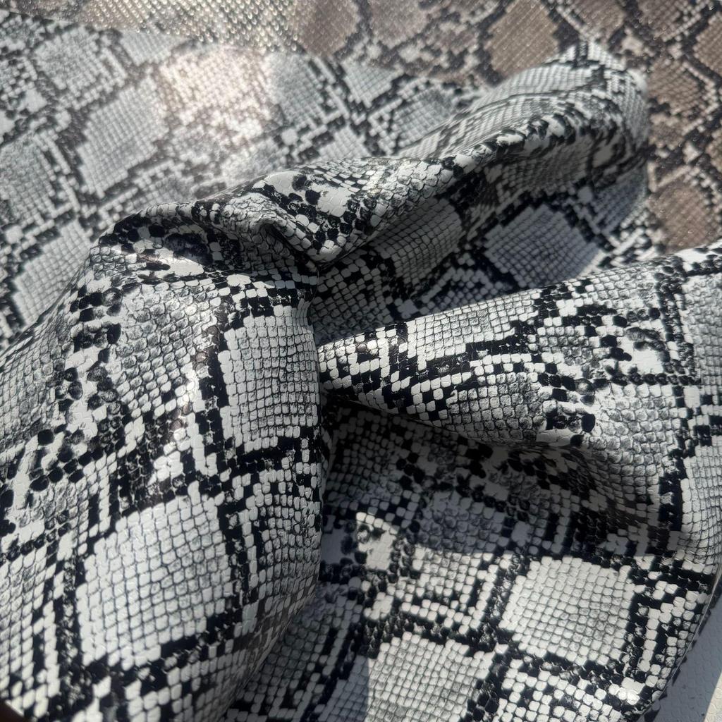 0.8MM Two-Tone Snake Skin Embossed Film Leather for Luggage, Bags, Shoes, and Outdoor Sports PU Materials.