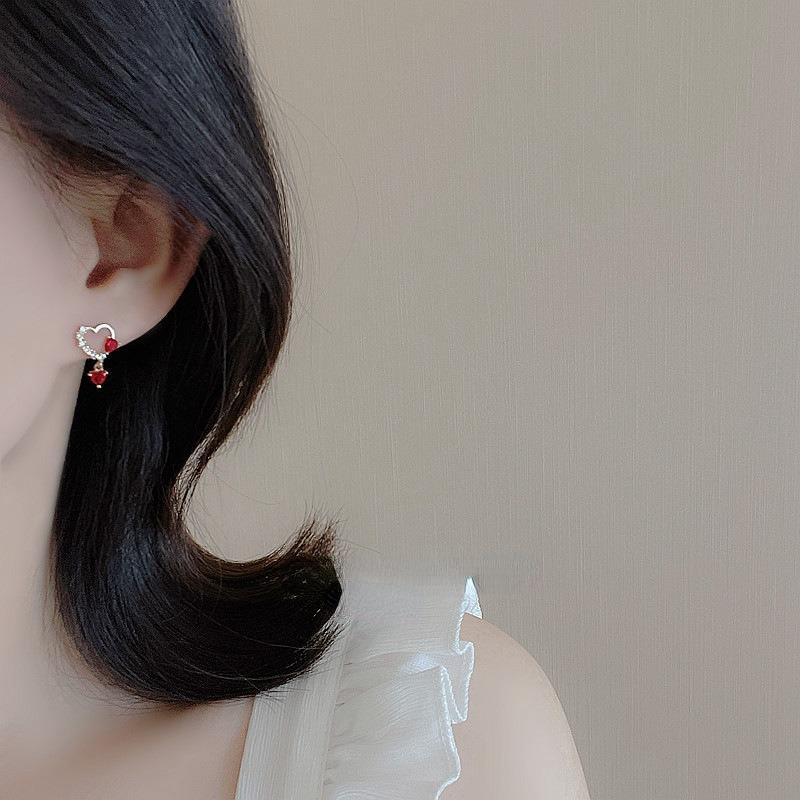 Small Sweet Love Earrings Gentle Zircon Earrings Red Super Flash Earrings New Year Autumn and Winter Earrings
