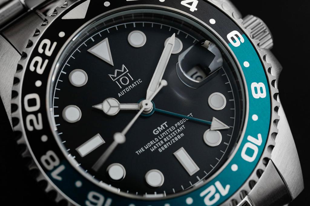 NY modell Hyakuichi AUTOMATISK GMT-UR Mekanisk GMT Japansk bevegelse Roterende ramme 20 ATM Vanntett World Time Watch Aqua x Black
