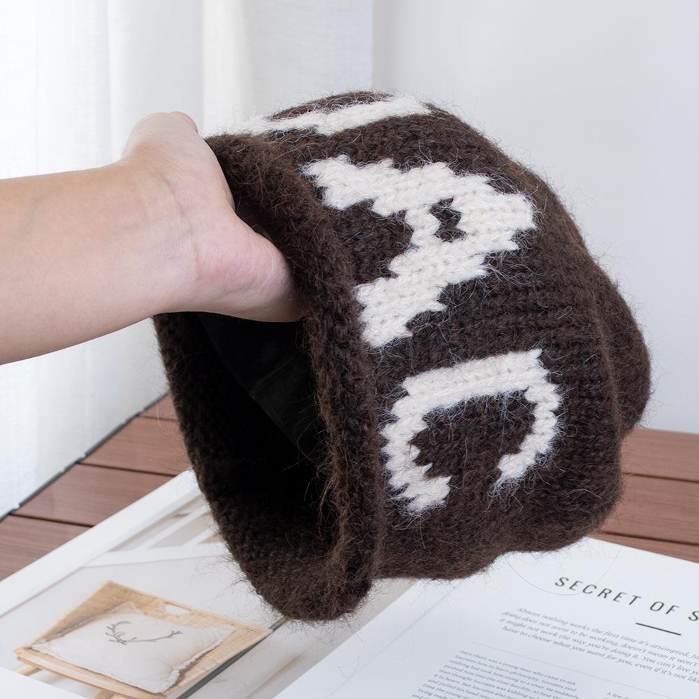 South Korea's new niche DAC letter crimped wool hat children's autumn and winter cold-proof and warm bag head cold hat