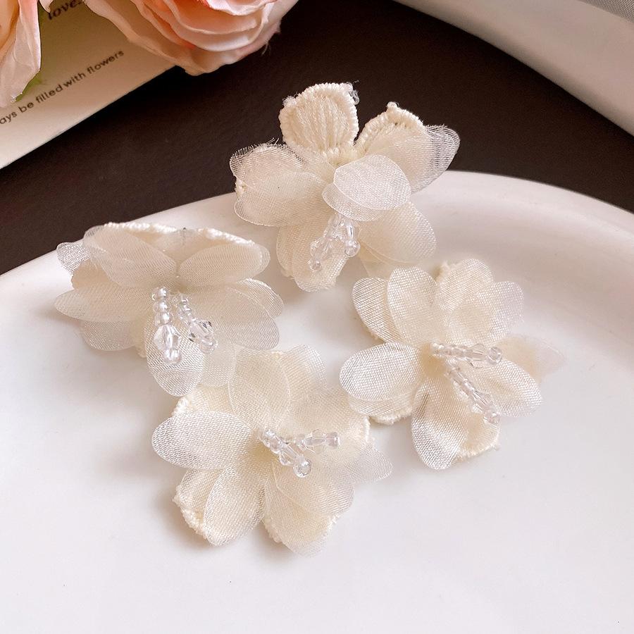 Seaside vacation style flower earrings fashionable and fresh dopamine gentle stud earrings light luxury sweet temperament personalized earrings