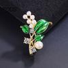 Brooch Pin, Plant Shape Lapel Pin with Green Leaf Design, Imitation Pearl Collar Rhinestone Combination Stable Buckle for Daily Commuting And