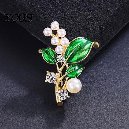Brooch Pin, Plant Shape Lapel Pin with Green Leaf Design, Imitation Pearl Collar Rhinestone Combination Stable Buckle for Daily Commuting And