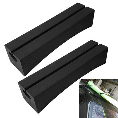 Un paio di barre portatutto ovali morbide in EVA portatili per esterni per auto, per tavola da surf, kayak e stand up paddle.